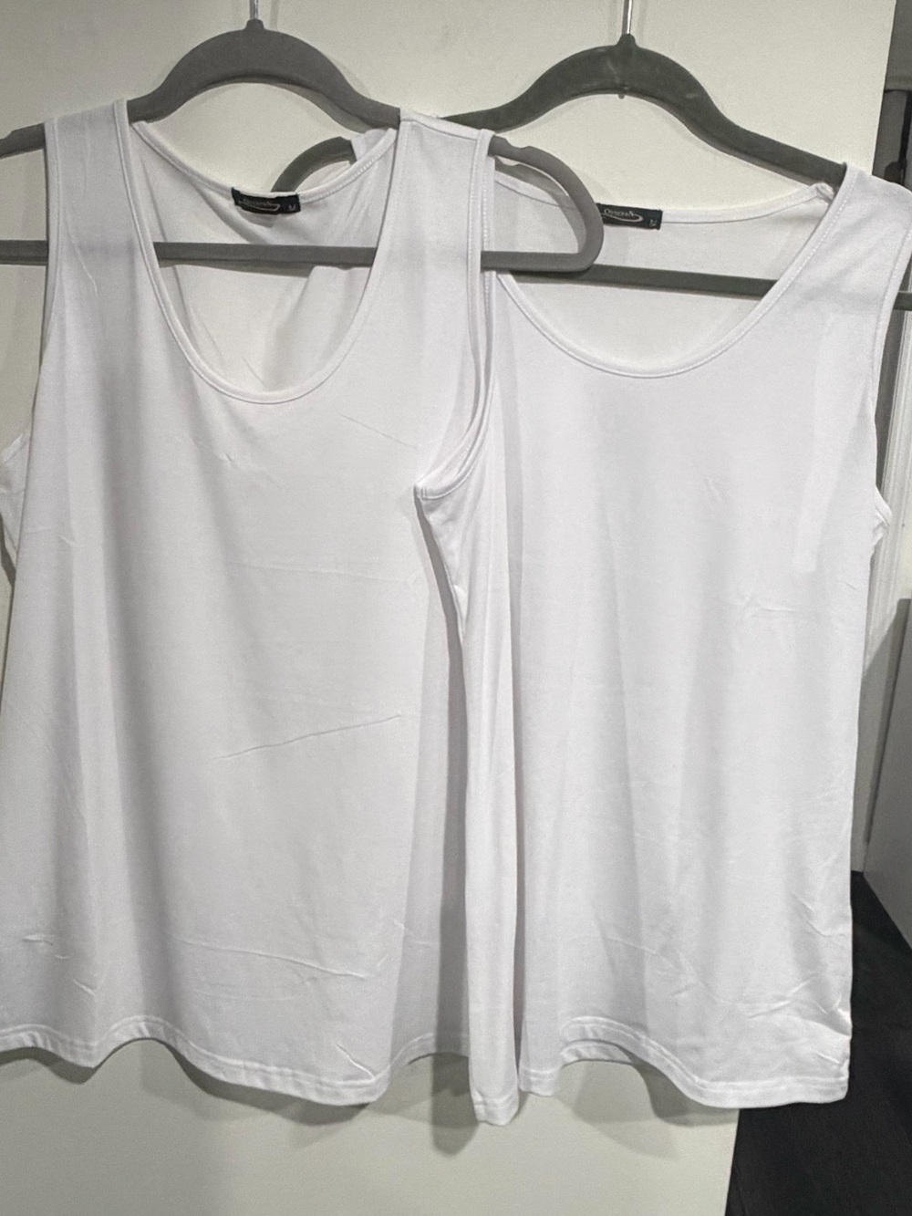Bundle of 2 Classic White Scoop Neck Tank Tops - Clean Everyday Staple